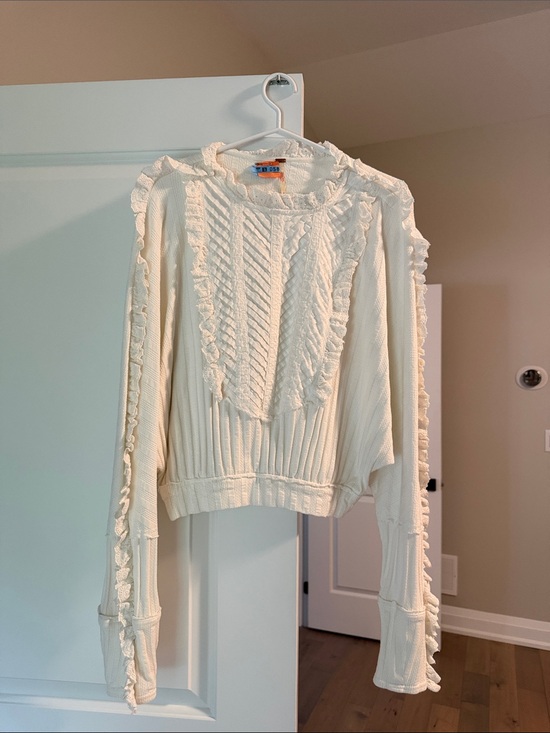Free People Tops - Free People Ivory Ruffle Knit Blouse